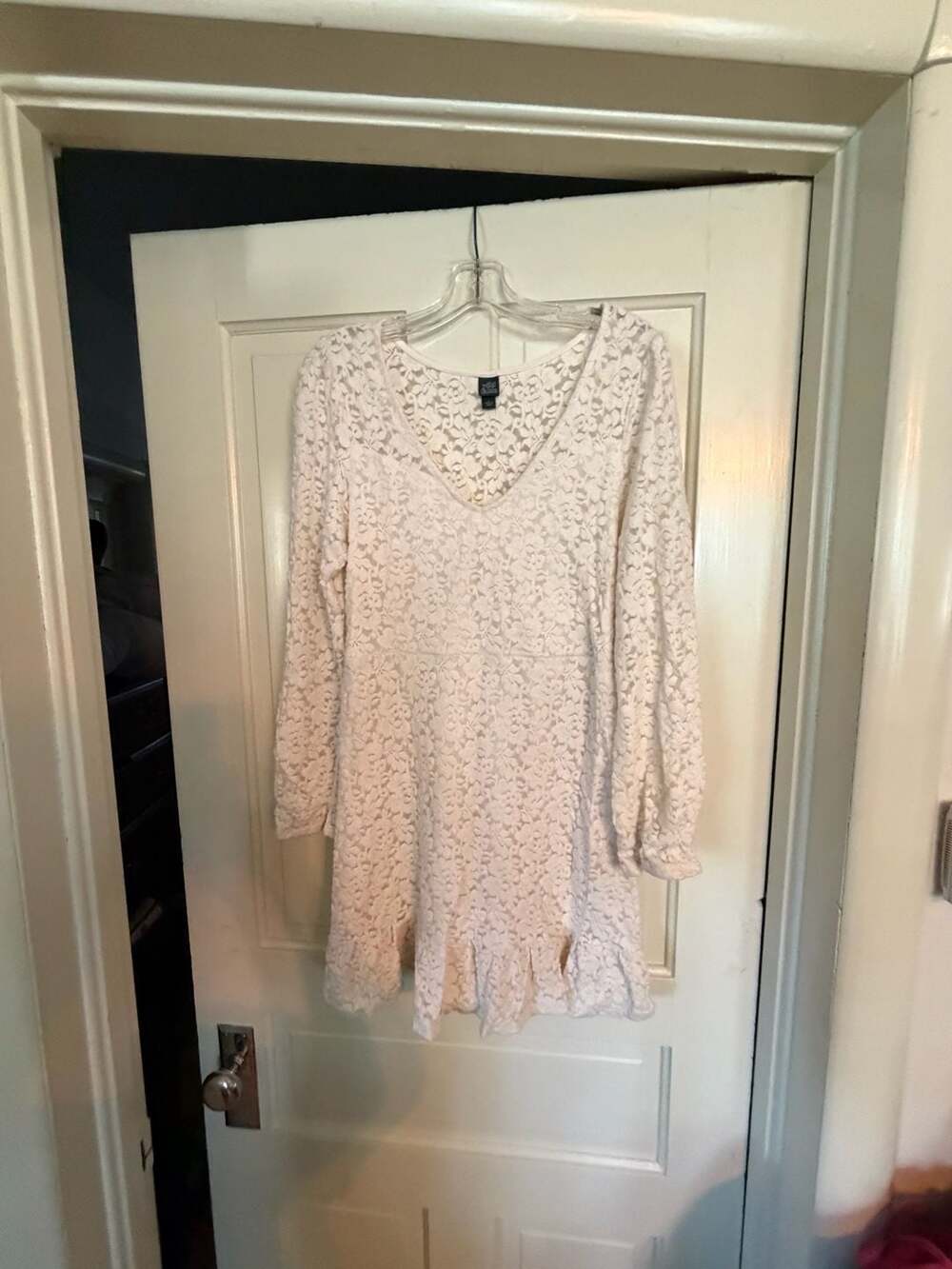 Wild Fable Women's Cream Lace Dress Long Sleeve Ruffle Hem Size L